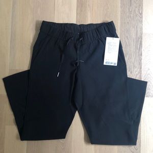 Lulu on the fly pant brand new!